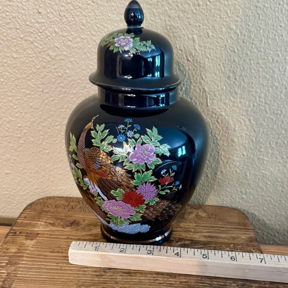 Vintage Japanese Black Peacock Floral Ginger Jar Urn Lidded Vase
Gold Trim - Picture 5 of 7